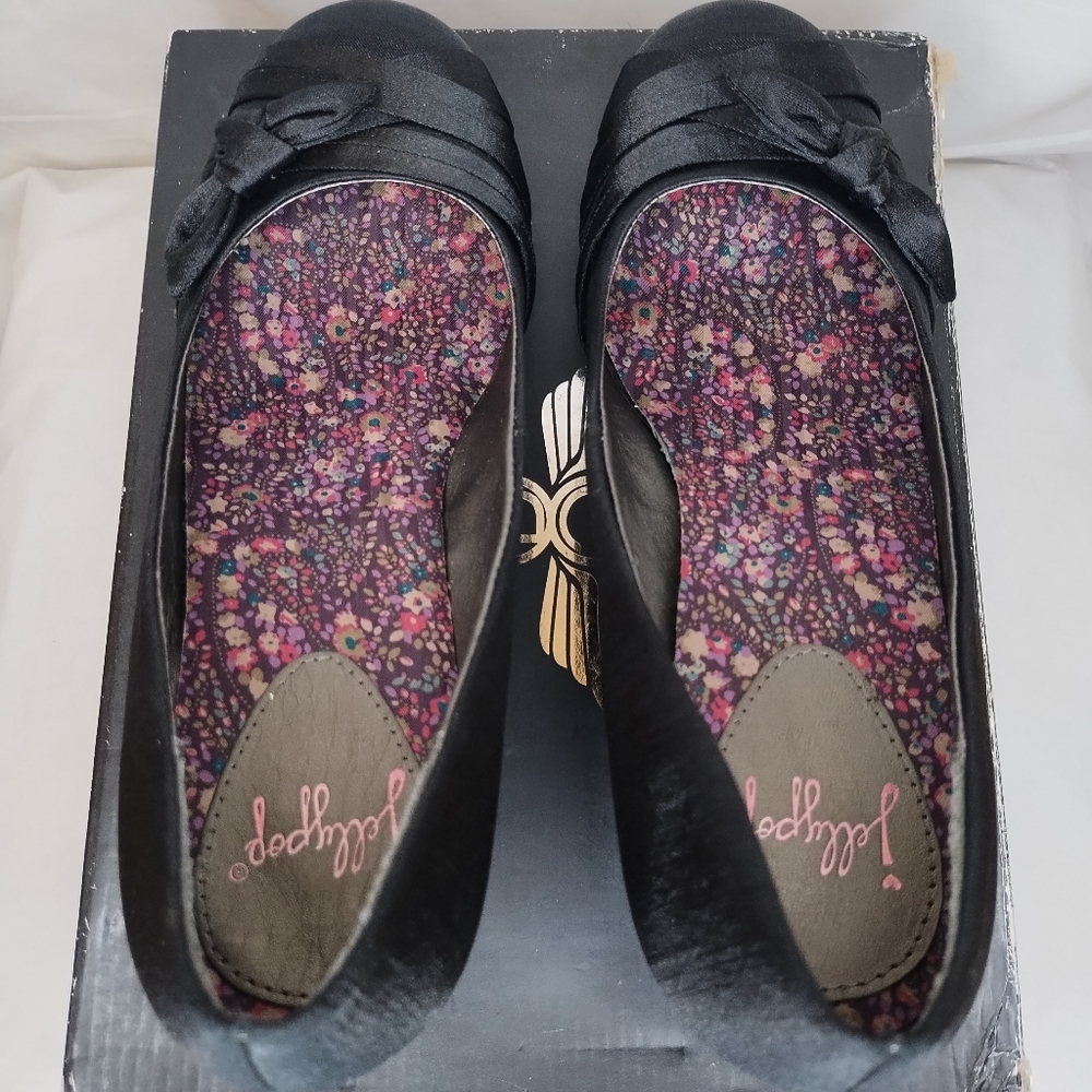 JELLYPOP SATIN FORMAL BLACK HEEL LOW PUMPS  YOUNG ADULT SIZE 9M/HEEL HEIGHT 3.5